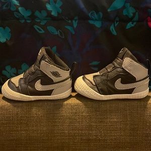 Infant Jordan 1s | Black, White, Grey | size: 3c